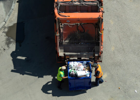 GARBAGE-TRUCK